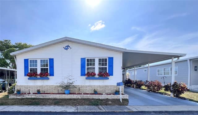 51 PINDO PALM ST E photo