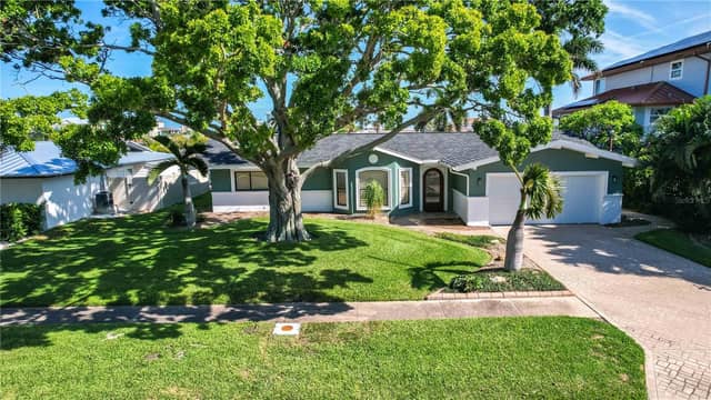 440 PALM IS SE photo
