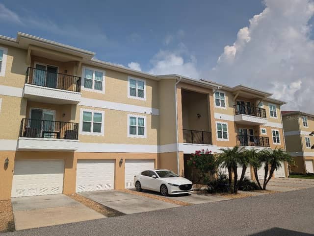 6420 BANYAN BLVD #203 photo