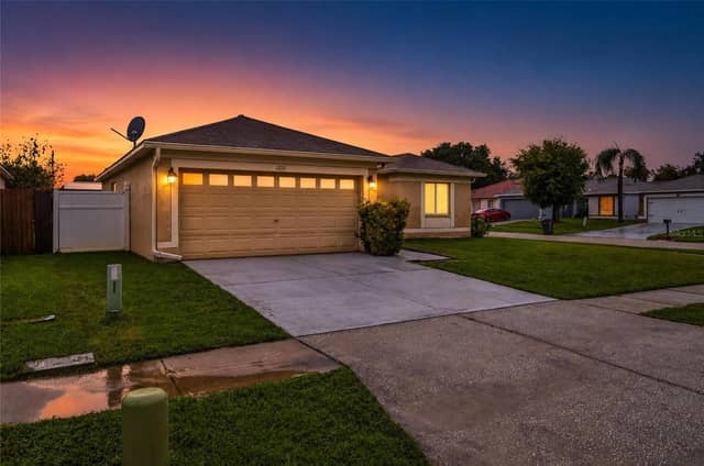1210 BLUFIELD AVE photo