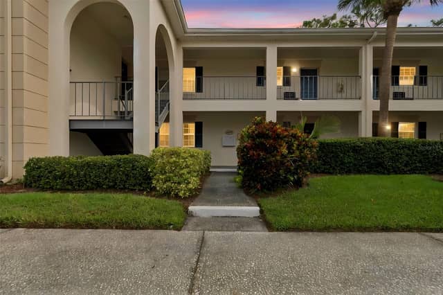 10387 CARROLLWOOD LN #303 photo