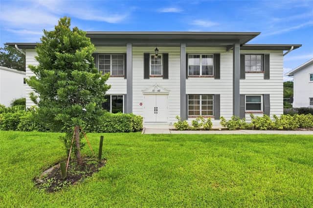 1342 SNELL ISLE BLVD NE #4 photo