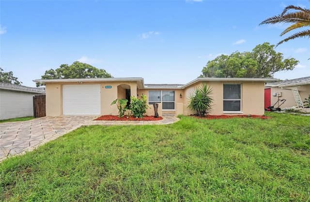 9135 HUNT CLUB LN photo