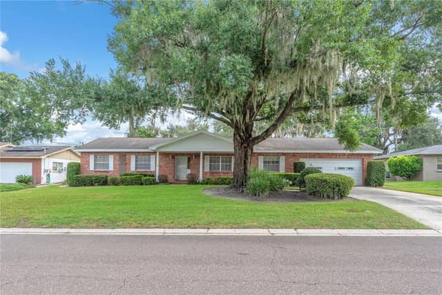 110 ASHBROOK DR photo