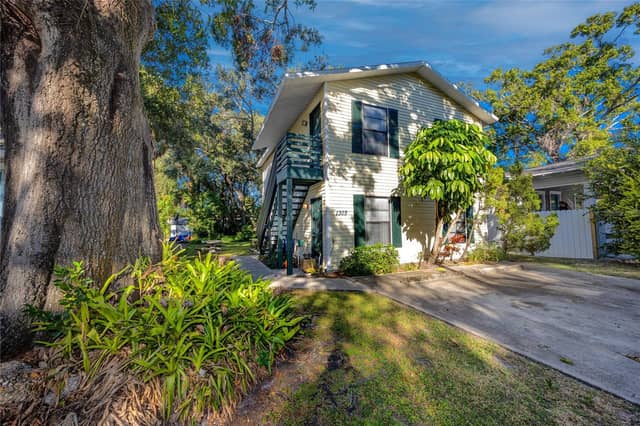 1303 S MOODY AVE photo
