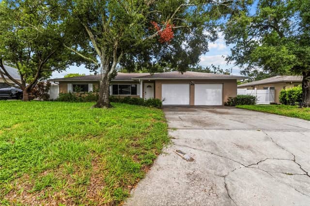 55 VELMA DR W photo