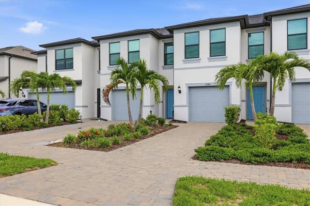 6340 SILVERSTAR DR photo