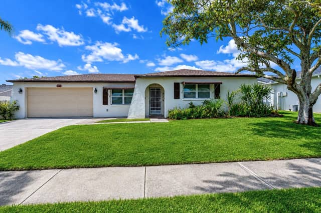 8811 MARTINIQUE LN photo