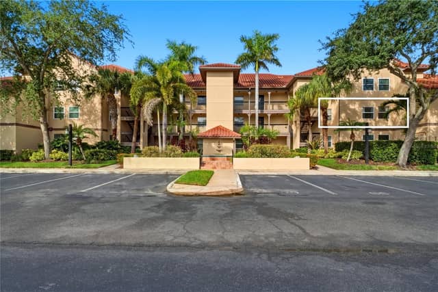 2400 FEATHER SOUND DR #427 photo