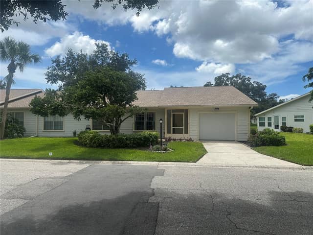 4242 OAKHURST CIR E photo