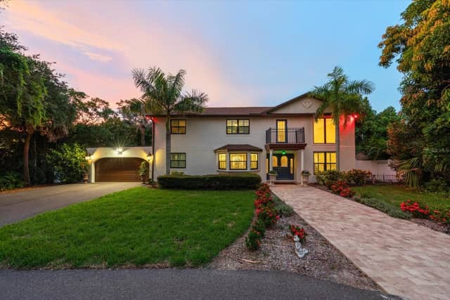 3005 SUNSET DR photo
