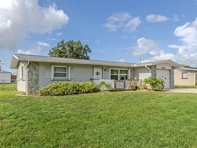 424 CENTER RD photo