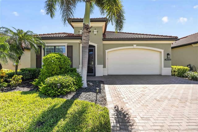 24232 GALLBERRY DR photo