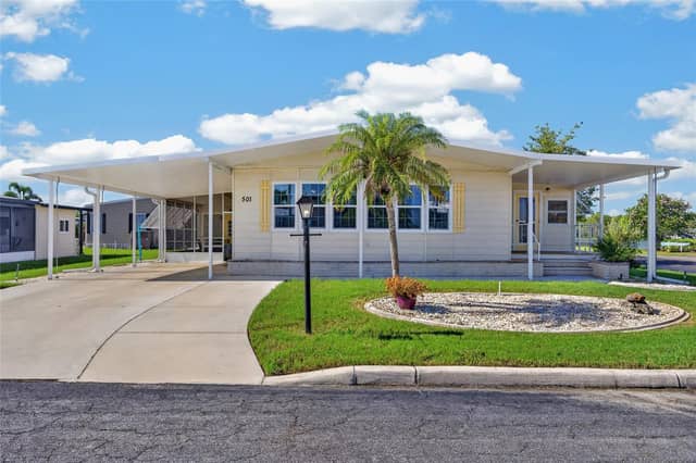 501 LA PLAYA CIR photo