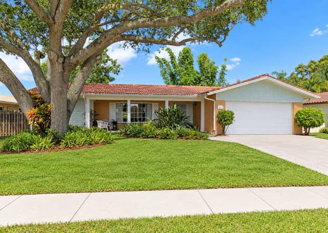 1874 WATEROAK DR W photo