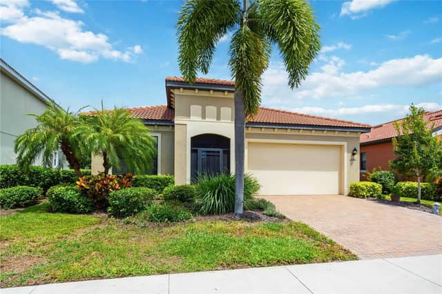23781 WAVERLY CIR photo