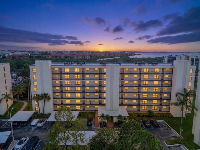 900 COVE CAY DR #2B photo