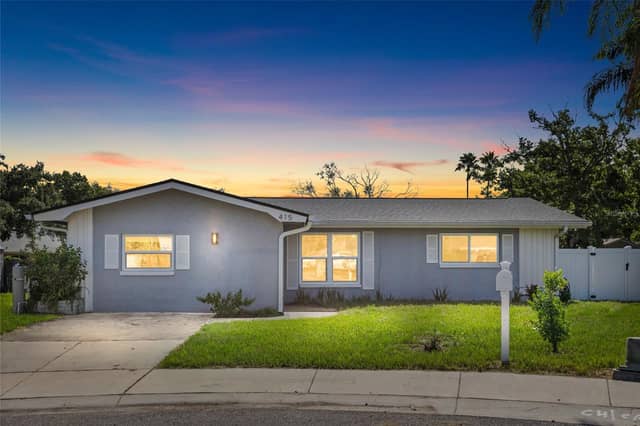 415 MAPLEWOOD CIR photo
