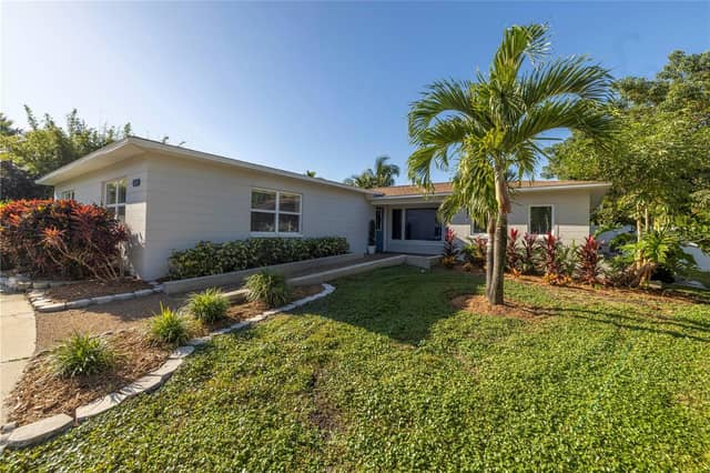 610 CORDOVA BLVD NE photo