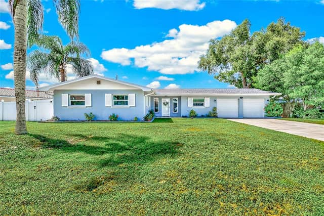 2165 CAMPUS DR photo