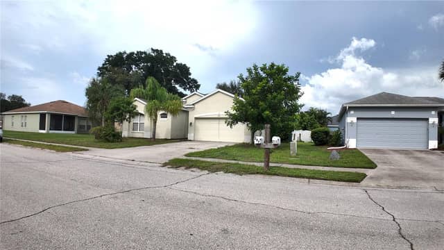 207 39TH ST E photo