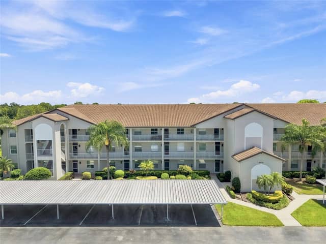 8735 OLDE HICKORY AVE #8304 photo