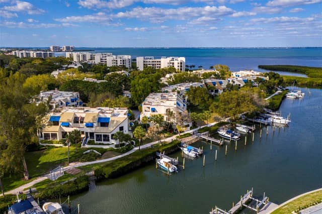 1906 HARBOURSIDE DR #303 photo
