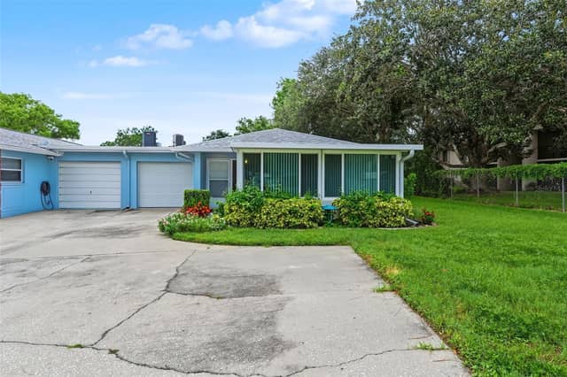 1614 BERWICK CT #D photo