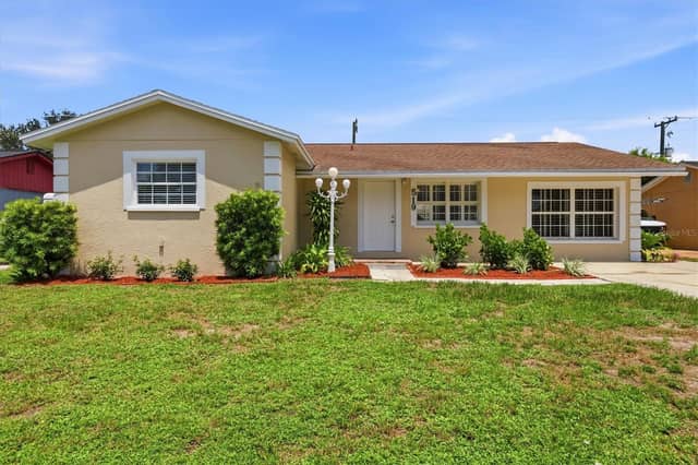 519 65TH AVE W photo