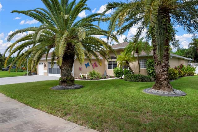 586 OAK BAY DR photo