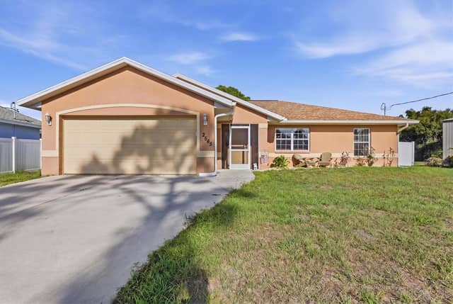 2565 CLOVELON ST photo