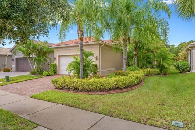 4952 SANDY GLEN WAY photo