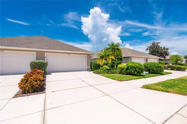 3541 LAKEWOOD BLVD photo