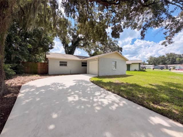 121 INWOOD CIR photo
