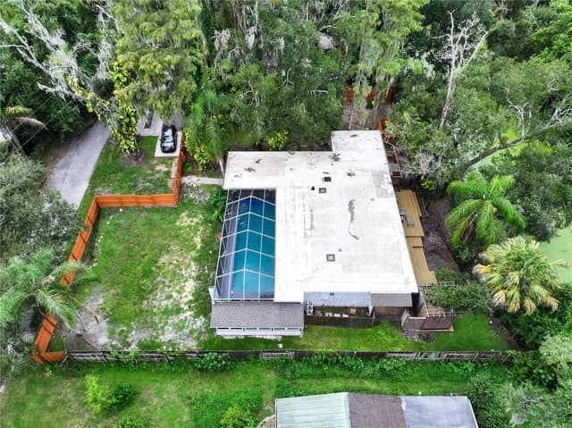 111 OAK LEE DR photo