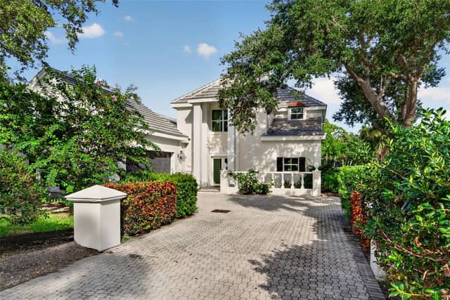 226 SAINT JAMES PARK photo