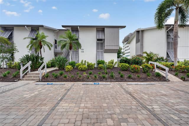 1130 W PEPPERTREE LN #118 photo