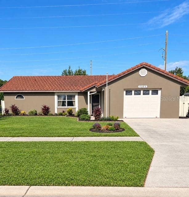 7353 APPLEGATE DR photo