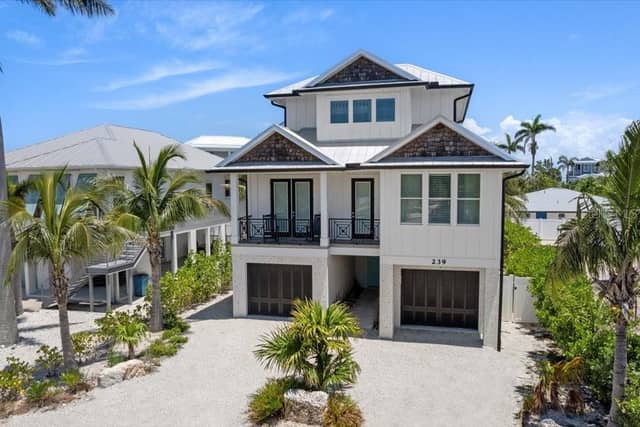 239 S HARBOR DR photo