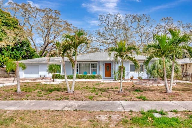 305 BAKER AVE photo