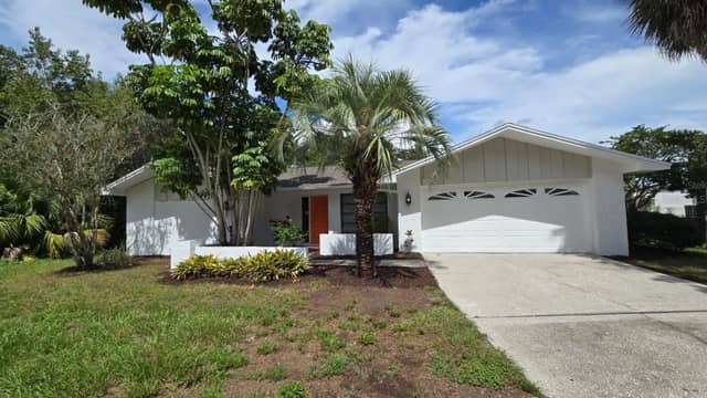 1381 FOREST LAWN CT photo