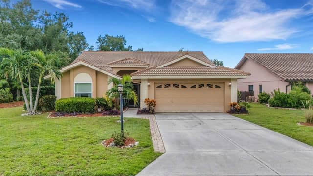 6104 NICOLE DR photo
