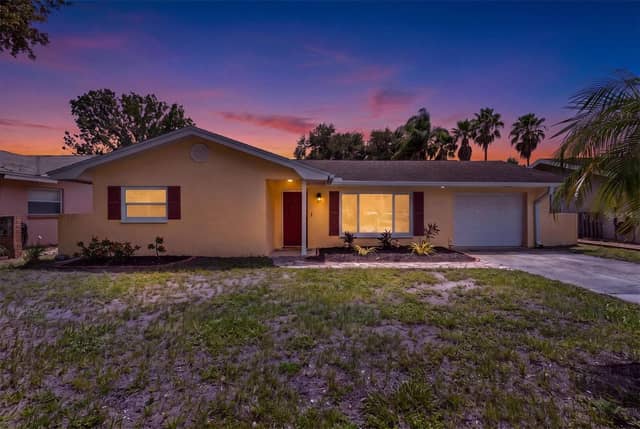 1707 HIBISCUS CIRCLE N photo