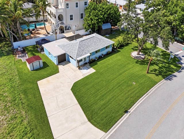 3982 POINSETTIA DR photo