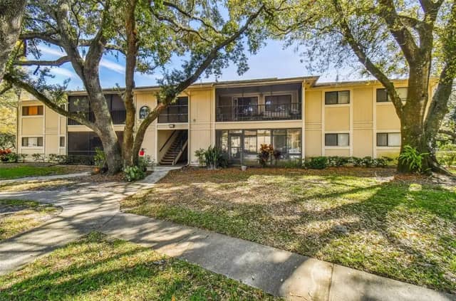 6015 LAKETREE LN #E photo