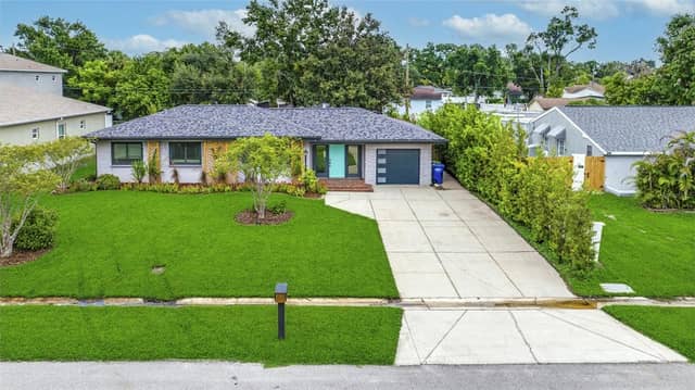 2121 W FARWELL DR photo