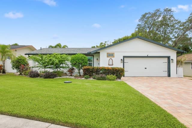 1358 WEXFORD DR S photo