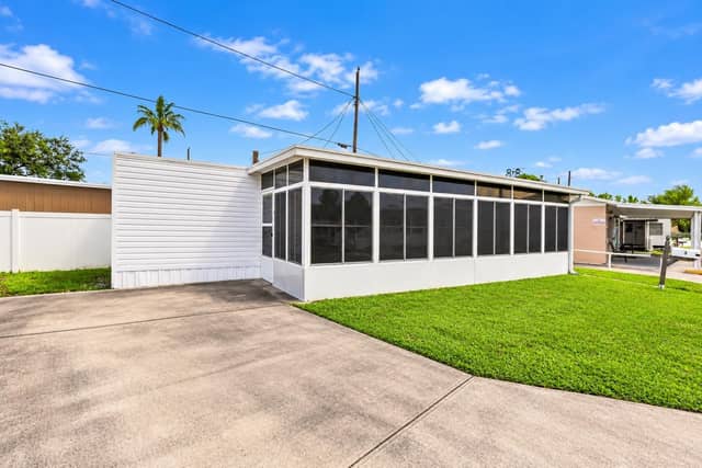 12766 SEMINOLE BLVD #3 photo