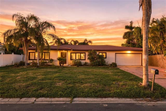 3945 E EDEN ROC CIR photo