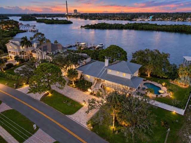1538 RIVERSIDE DR photo